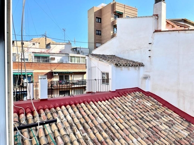 Venta Piso València. Piso de tres habitaciones Tercera planta con balcón