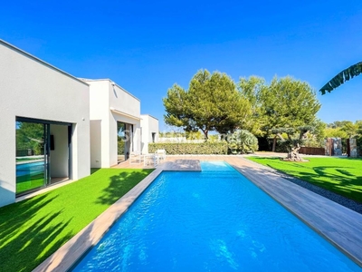 Villa en venta en Villamartín-Las Filipinas, Orihuela