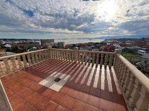 IMPRESIONANTE CASA de 450 m2 ubicada en Carril, Villagarcía (Pontevedra).