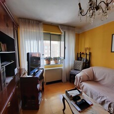 Piso 3 habitaciones de 85 m² en León (24006)