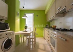 Apartamento piso semi-nuevo de 3 habitacions y garaje en el bario de vila-roja !! en Girona