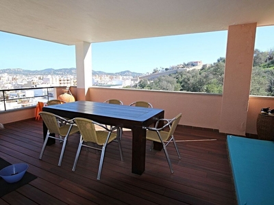 Alquiler de dúplex en Ses Figueretes - Platja d'en Bossa - Cas Serres de 2 habitaciones con terraza y garaje