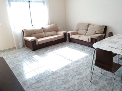Alquiler de piso en calle Puyola de 3 habitaciones con garaje y muebles