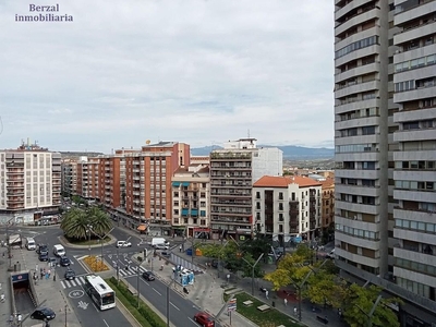 Alquiler de piso en Centro - Logroño de 4 habitaciones con terraza y muebles