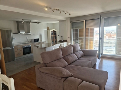 Alquiler de piso en Nueva Andalucía de 3 habitaciones con terraza y piscina