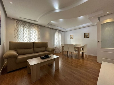 Alquiler de piso en Plan Sur-Amistad de 3 habitaciones con muebles y calefacción