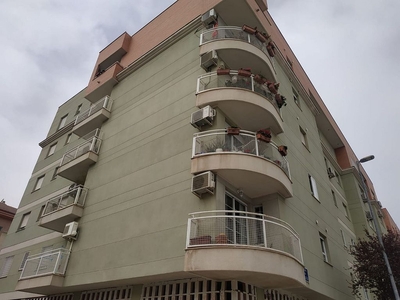 Alquiler de piso en Renfe - Bulevar 1º y 2º Fase de 4 habitaciones con terraza y piscina