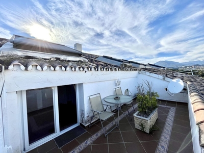 Apartamento en venta en Nueva Andalucía Centro, Marbella, Málaga
