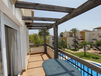 Ático en alquiler en avenida Medina Azahara de 2 habitaciones con terraza y piscina