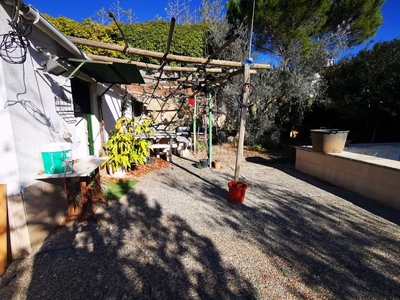 Casa con parking, piscina y vistas a la montaña en Rubí