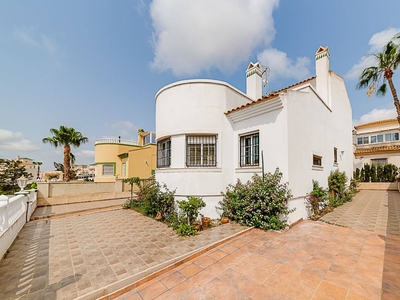 Chalet en venta en Playa Flamenca, Orihuela, Alicante