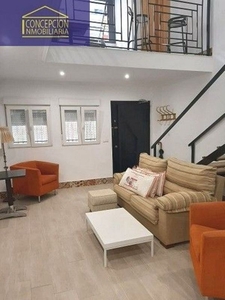Dúplex en alquiler en Ciudad Jardín - Zoco de 2 habitaciones con terraza y muebles