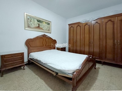 Piso amplio piso de 4 dormitorios en el centro + párquing opcional en Lleida