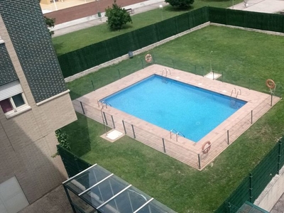 Piso en alquiler en Portillejo - Valdegastea de 2 habitaciones con terraza y piscina