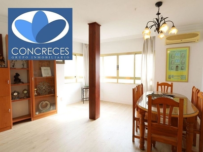 Piso en venta en Melilla de 3 habitaciones con terraza y ascensor