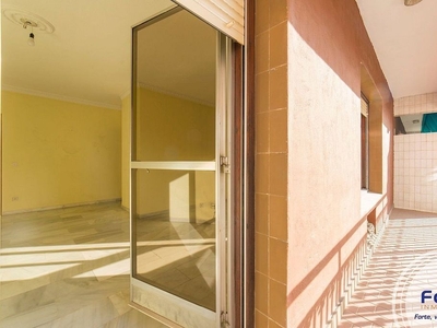 Piso en venta en Ollerías - San Cayetano de 3 habitaciones con terraza y balcón
