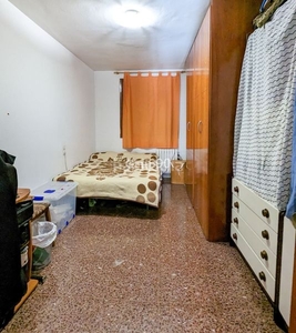 Piso gran piso de 5 habitaciones en avenida príncipe de viana. en Lleida