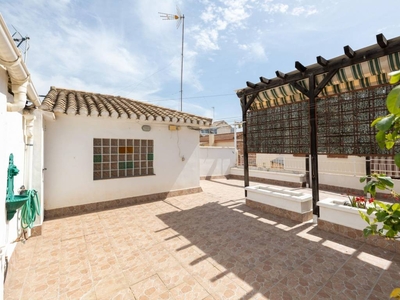 Venta Casa adosada en Magallanes Granada. Con terraza 229 m²