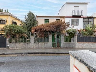 Venta Casa unifamiliar en avenida de america 13 Granada. Con terraza 101 m²
