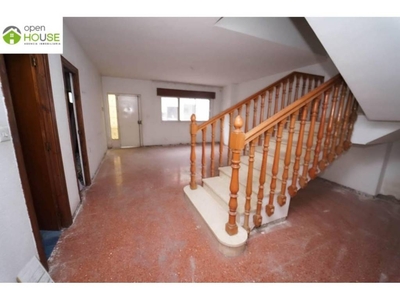 Venta Casa unifamiliar en Calle Venezuela Granada. A reformar con terraza 242 m²