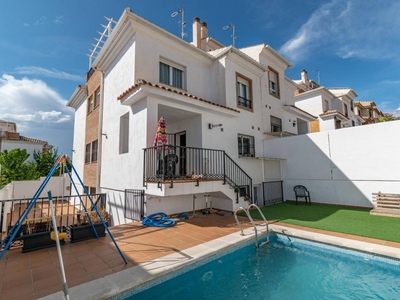 Venta Casa unifamiliar Huétor Vega. Con terraza 183 m²