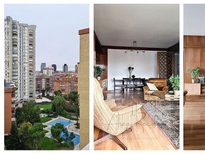 Venta de piso en calle De Caleruega de 4 habitaciones con terraza y piscina
