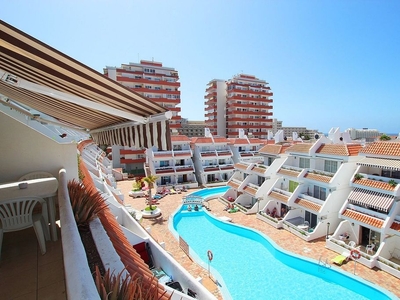 Venta de piso en Los Cristianos - Playa de las Américas de 2 habitaciones con terraza y piscina