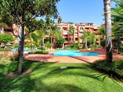 Apartamento en venta en Los Monteros, Marbella, Málaga