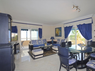 Apartamento en venta en Puerto Banus, Marbella, Málaga