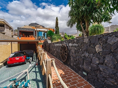 Casa en venta en El Madroñal, Adeje, Tenerife
