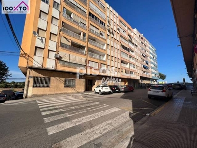 Piso en alquiler en Avinguda dels Sants de la Pedra, cerca de Carrer Rodamilans