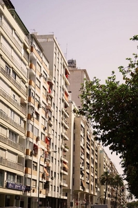 Piso en alquiler en Triana Este de 5 habitaciones con terraza y garaje