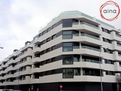 Alquiler de piso en calle De Olite de 2 habitaciones con terraza y garaje