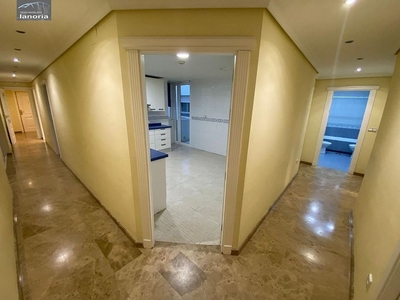 Alquiler de piso en Carretas - Huerta de Marzo - La Pajarita de 4 habitaciones con garaje y calefacción