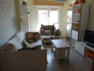 Alquiler de piso en Carretas - Huerta de Marzo - La Pajarita de 4 habitaciones con muebles y balcón