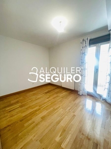 Alquiler piso c/ cuadros en Miramadrid Paracuellos de Jarama