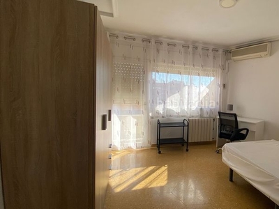 Alquiler piso con 3 habitaciones amueblado con ascensor, calefacción y aire acondicionado en Valencia