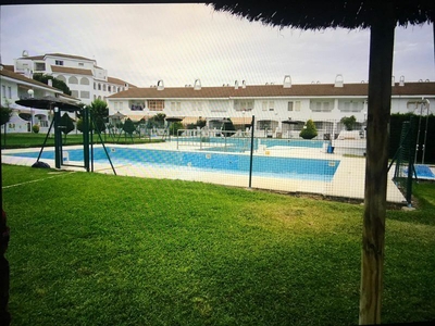 Alquiler vacaciones de piso con piscina y terraza en El Portil (Punta Umbría)