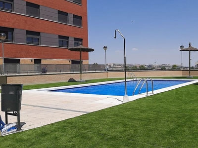 Piso en alquiler en Aranzana de 3 habitaciones con terraza y piscina