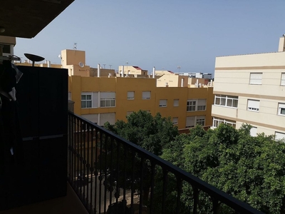 Piso en venta en Melilla de 1 habitación con terraza y aire acondicionado