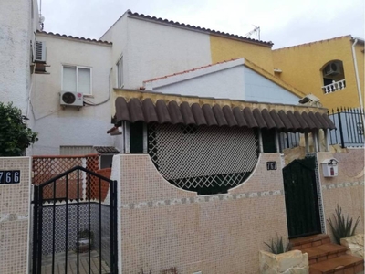 Venta Casa adosada en Calle cibeles 767 Los Alcázares. A reformar con terraza 55 m²