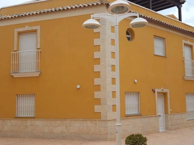 Venta Casa adosada en Calle El Martinete 6 Cuevas del Almanzora. Buen estado con balcón calefacción individual 140 m²
