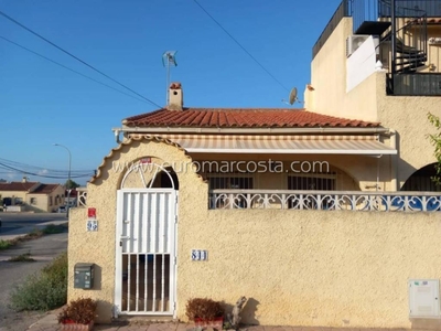 Venta Casa adosada en Calle LISBOA San Fulgencio. Buen estado con terraza 42 m²