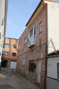 Venta Casa adosada en Calle Santa Desideria Talavera de la Reina. Buen estado con terraza 117 m²