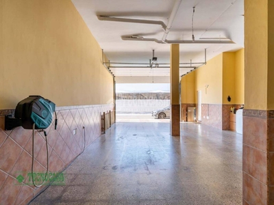 Venta Casa adosada Roquetas de Mar. Plaza de aparcamiento con balcón 242 m²