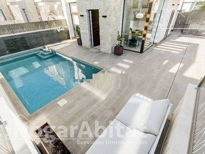 Venta Casa unifamiliar en Ciudad de Barcelona Vera. Con terraza 123 m²