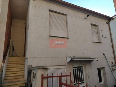 Venta Casa unifamiliar Ourense. Con balcón calefacción individual 139 m²