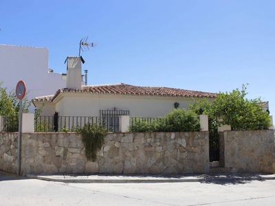 Venta Chalet en Calle El Secanillo 1 Yunquera. Muy buen estado plaza de aparcamiento con terraza 75 m²