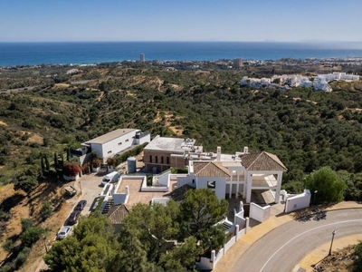Venta Chalet Marbella. Plaza de aparcamiento con balcón 860 m²