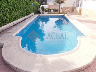 Venta de casa con piscina y terraza en Cunit, Can Nicolau